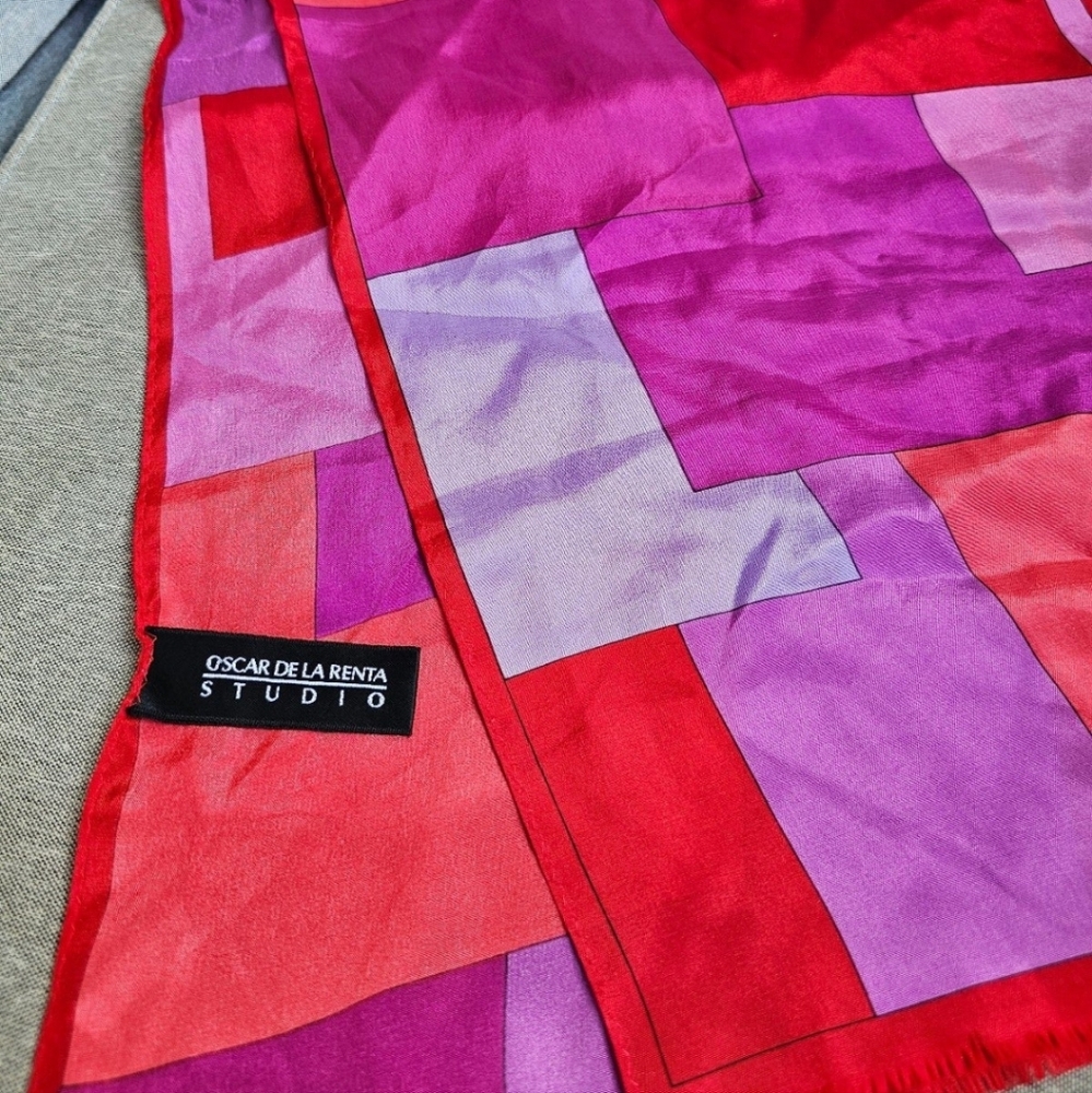 Oscar De La Renta Silk Geometric Shape Scarf